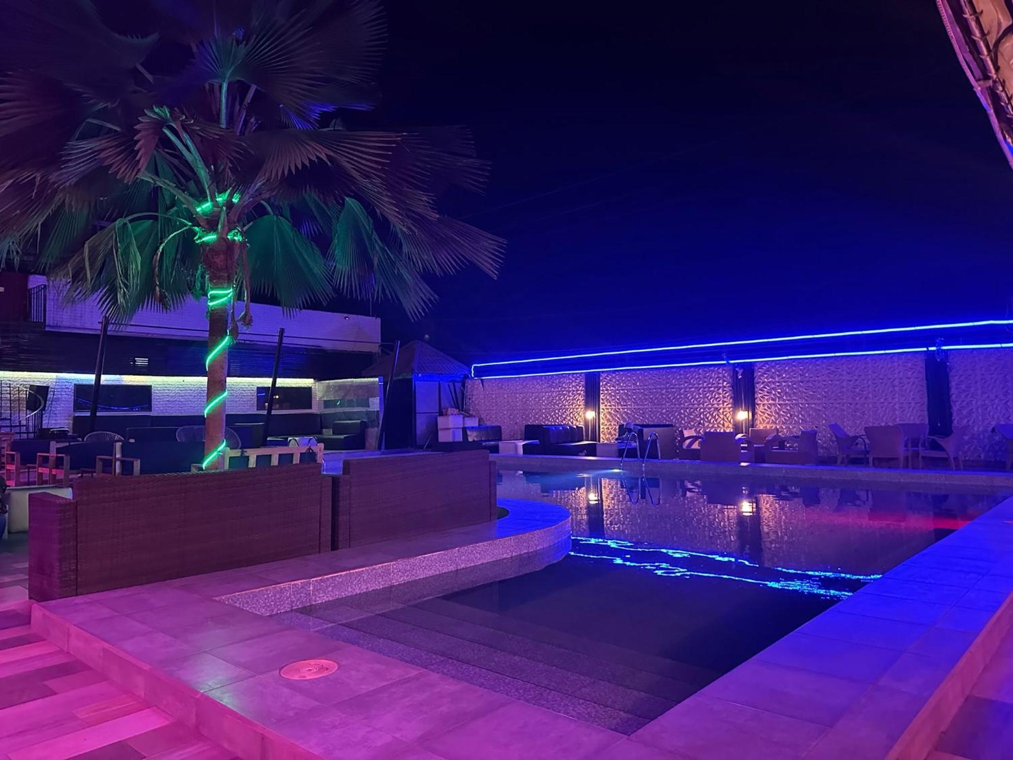 Apartments Plaza Hotel Kololi Ngoại thất bức ảnh