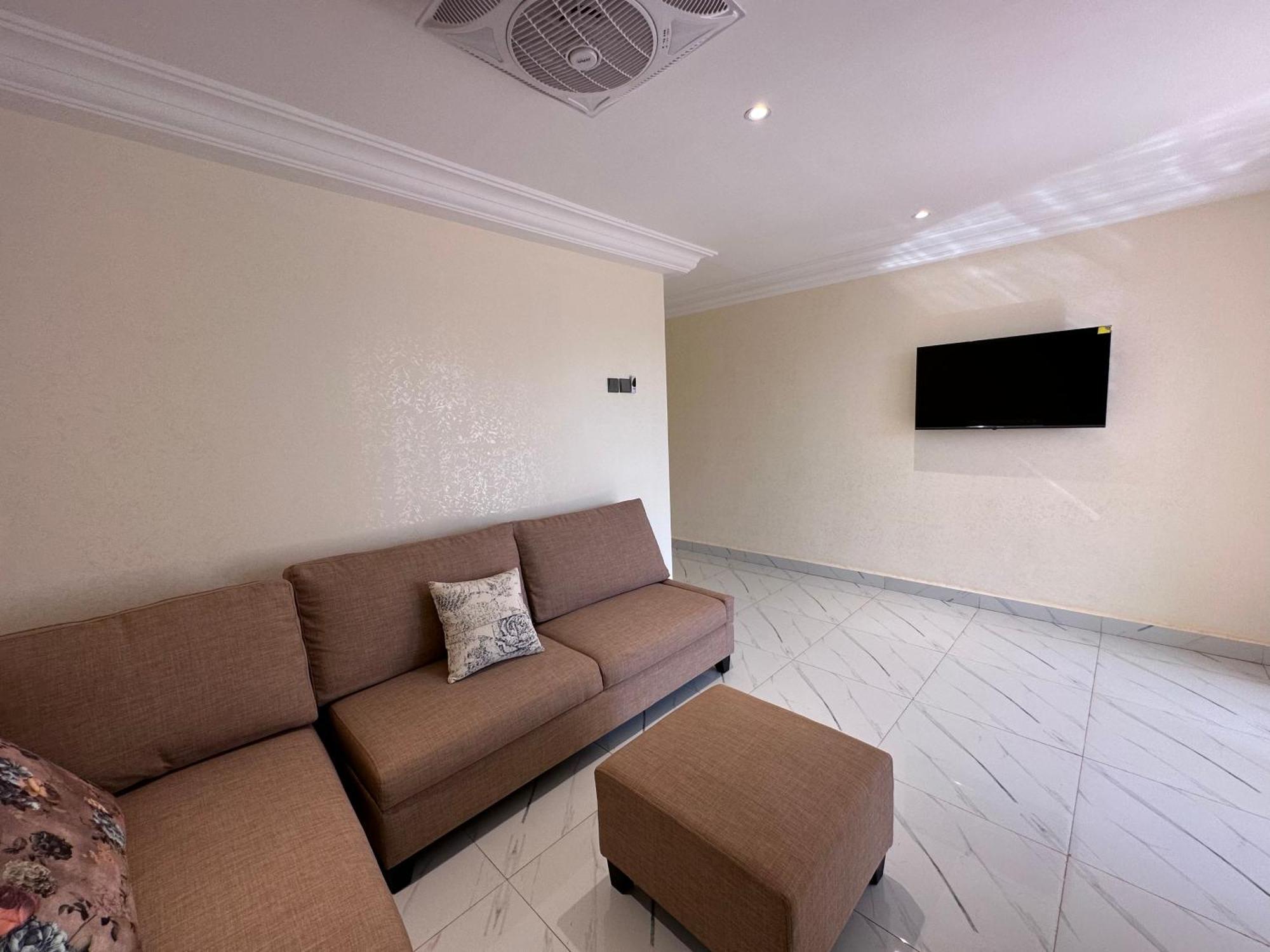 Apartments Plaza Hotel Kololi Ngoại thất bức ảnh