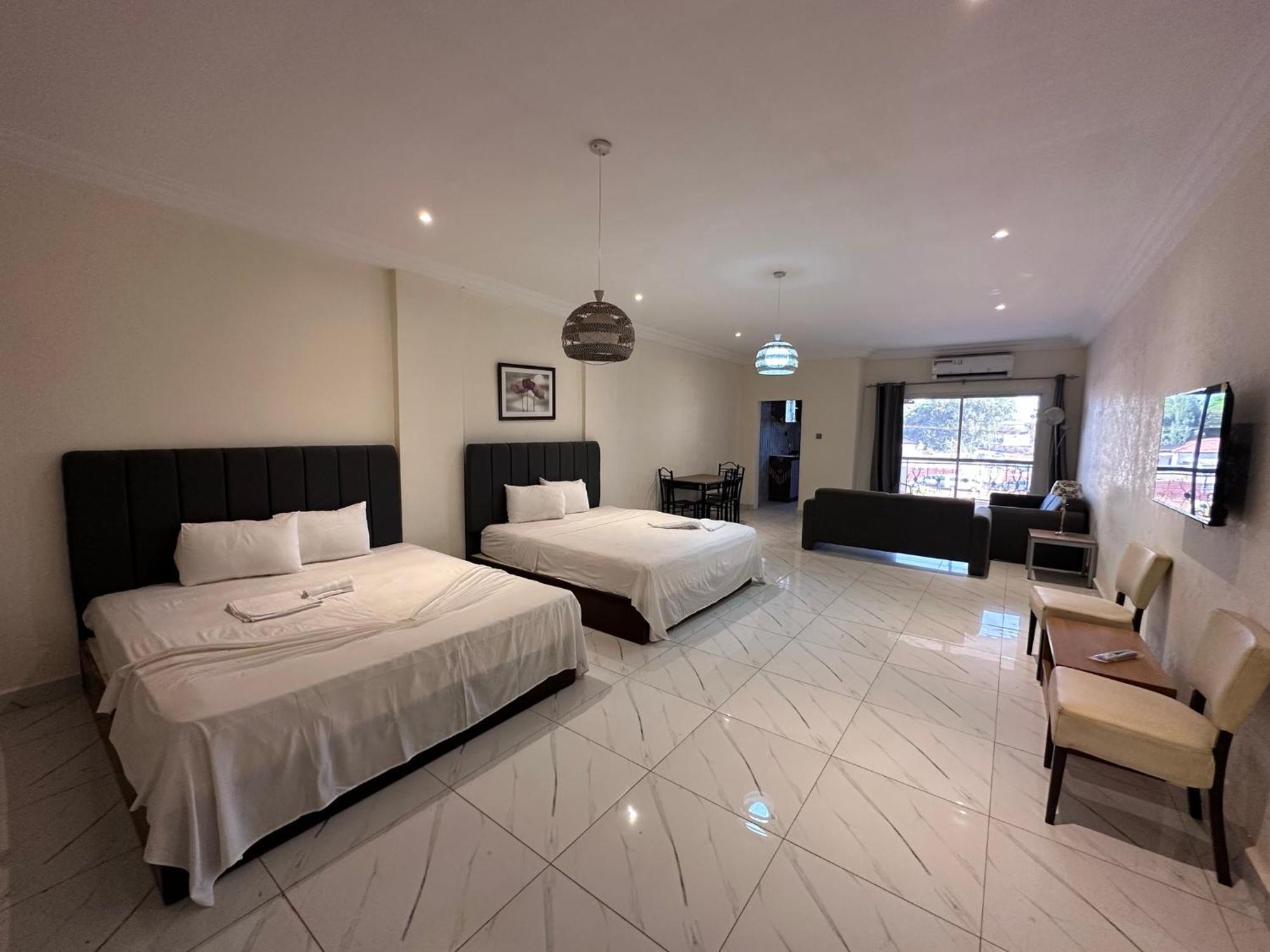 Apartments Plaza Hotel Kololi Ngoại thất bức ảnh