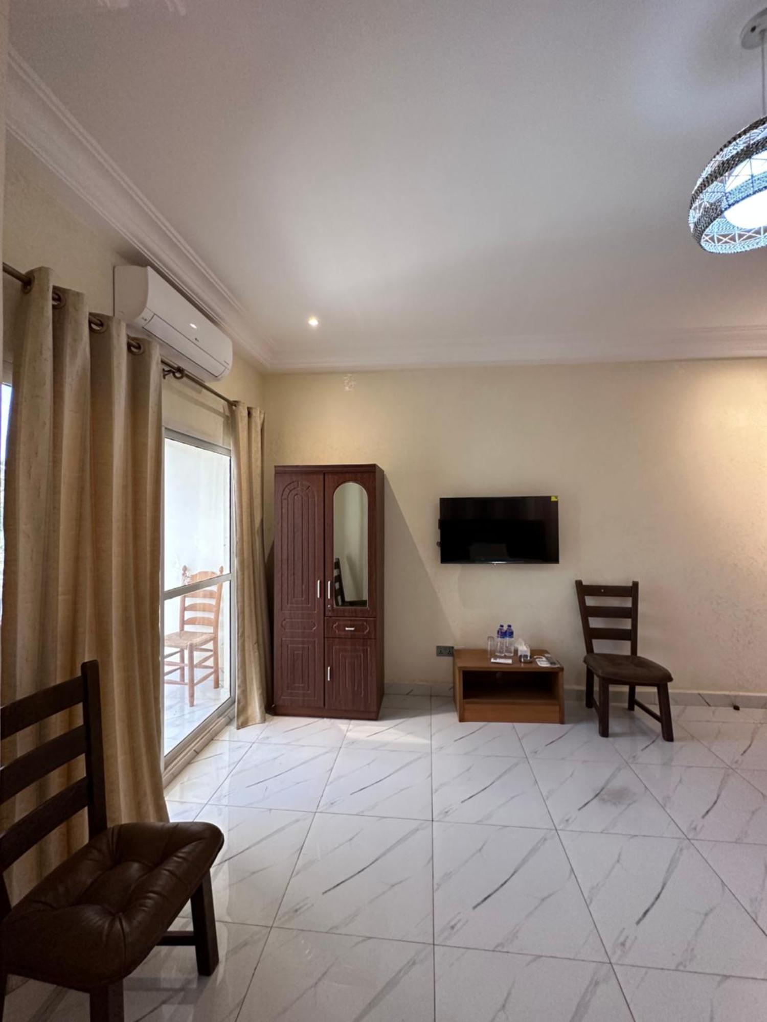 Apartments Plaza Hotel Kololi Ngoại thất bức ảnh