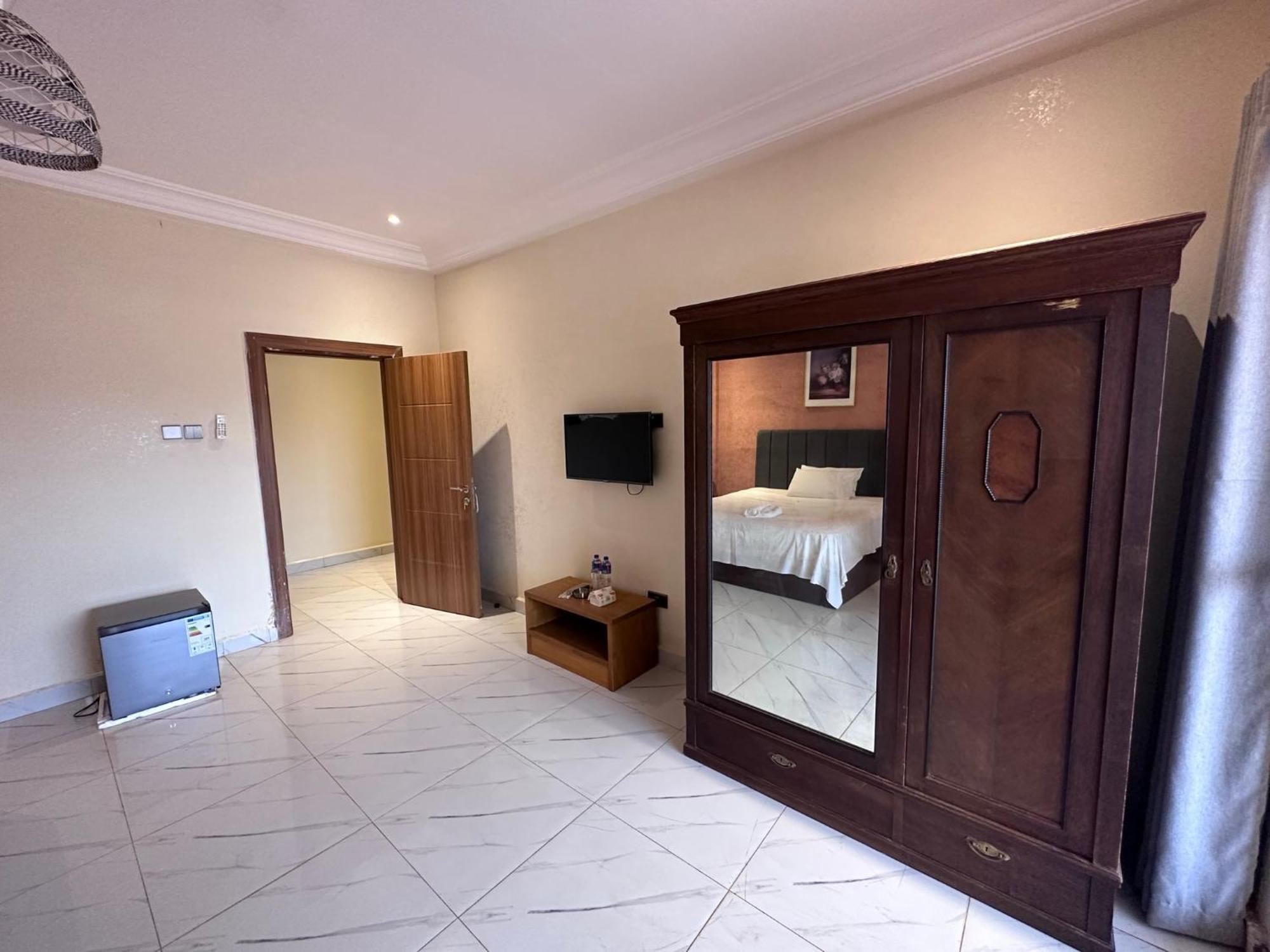 Apartments Plaza Hotel Kololi Ngoại thất bức ảnh