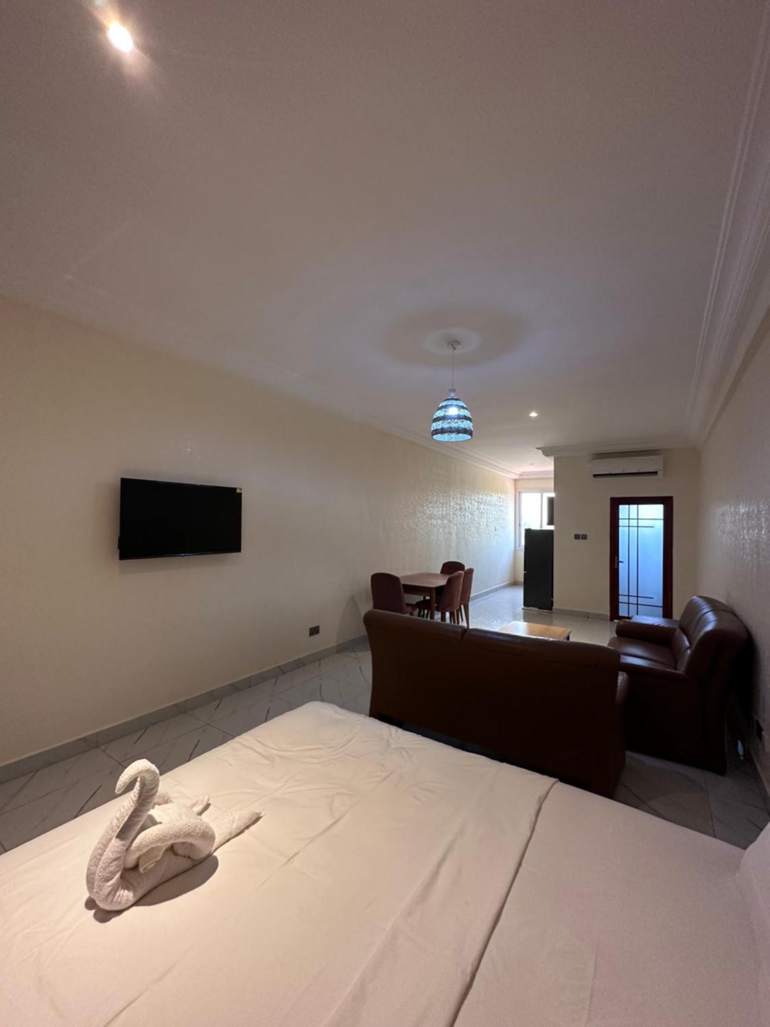 Apartments Plaza Hotel Kololi Ngoại thất bức ảnh